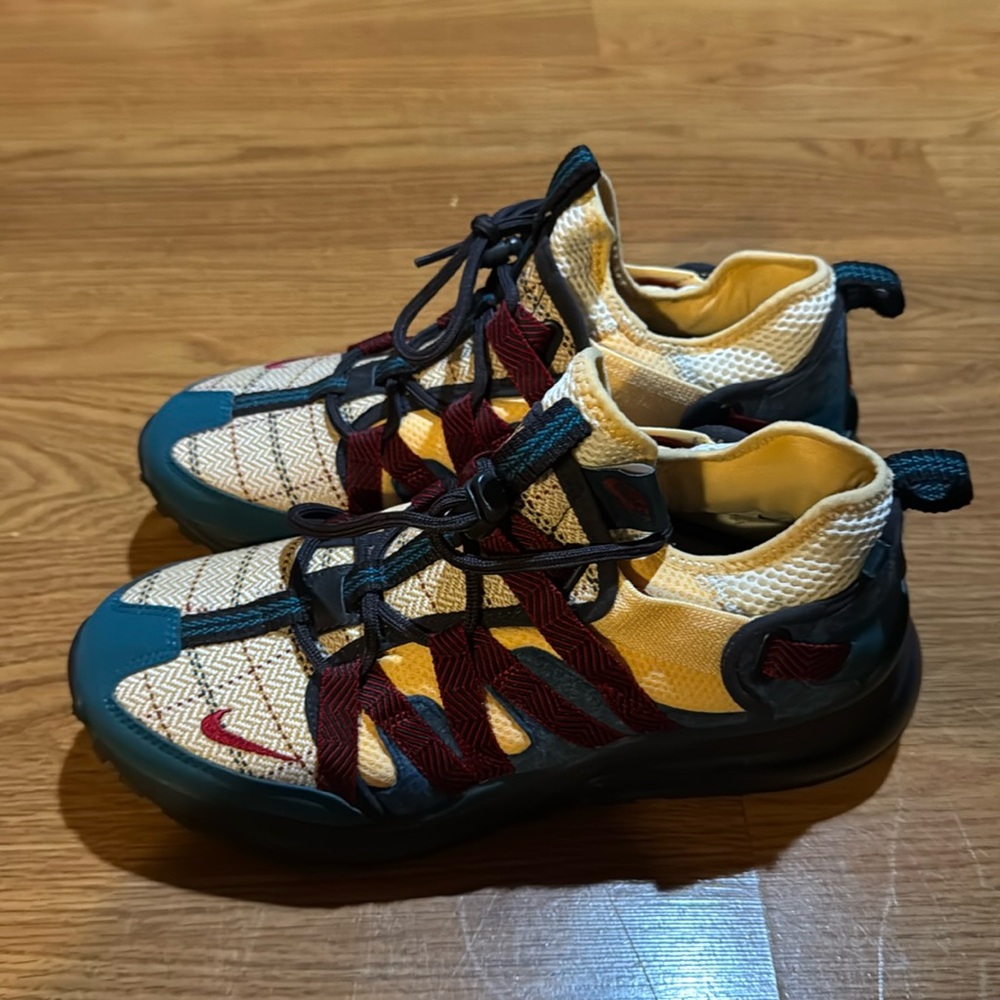 Nike Air Max Bowfin (like new)